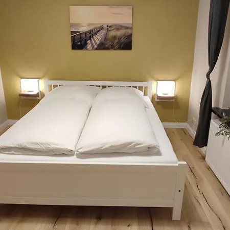 Nordseezimmer Koje - Wlan, Parkplatz, Eigenes Bad, Fahrradschuppen, Rollladen Otterndorf Esterno foto