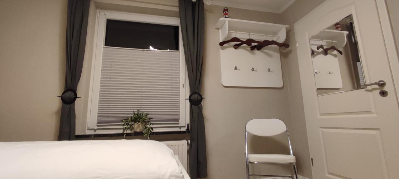 Nordseezimmer Koje - Wlan, Parkplatz, Eigenes Bad, Fahrradschuppen, Rollladen * Otterndorf